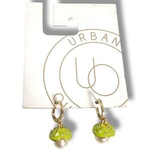 Urban Outfitters Mushroom Pearl Drop Earrings NWT Dainty Gold Pearl Lime